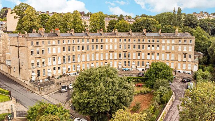2 Bedroom Flat For Sale In Cavendish Crescent, Bath, BA1
