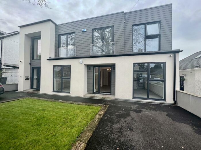 3 Bedroom Apartment To Rent In Brynawelon Road, Cyncoed, Cardiff, CF23