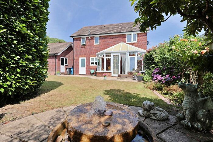4 Bedroom Detached House For Sale In Dogwood Road, Broadstone, BH18