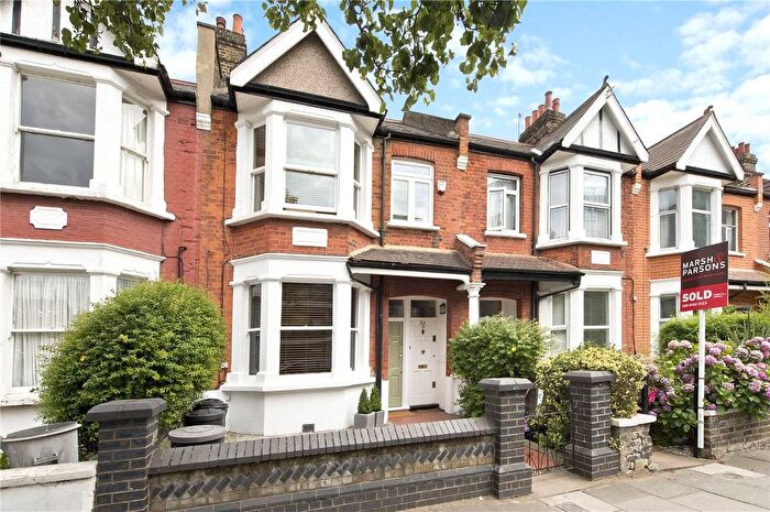 2 Bedroom Flat To Rent In Larden Road, London, W3