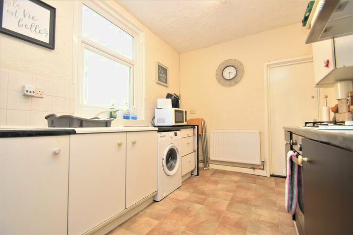 2 Bedroom Flat To Rent In Tottenham Road, Portsmouth, PO1