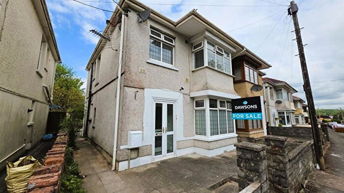 3 Bedroom Semi-Detached House For Sale In Brynelli, Llanelli, SA14