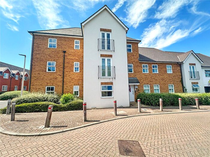 2 Bedroom Flat For Sale In Conqueror Drive, Gillingham, Kent, ME7