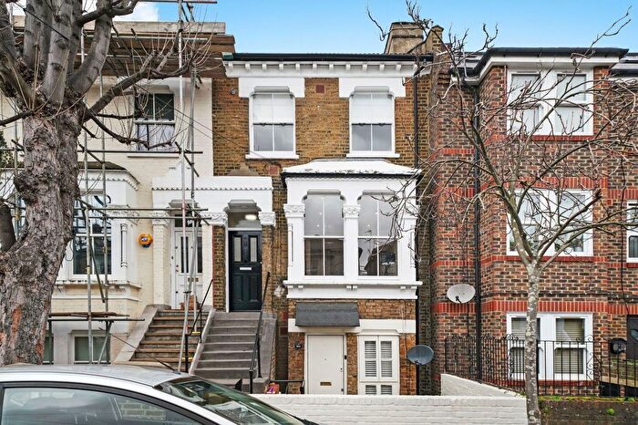 1 Bedroom Flat For Sale In Starfield Road, London, W12