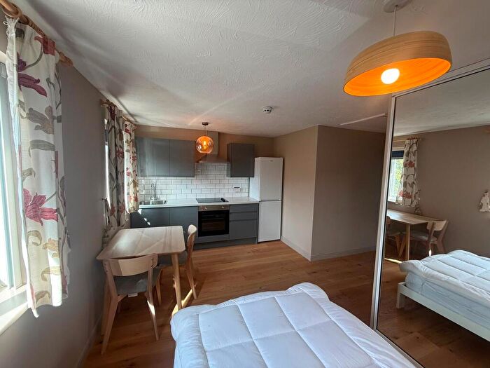 Studio To Rent In Westminster Drive, London, N13