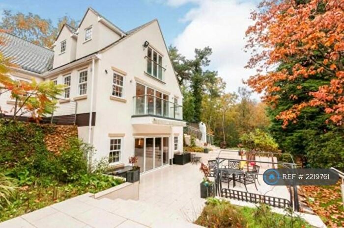 5 Bedroom Detached House To Rent In High View Road, Lightwater, GU18