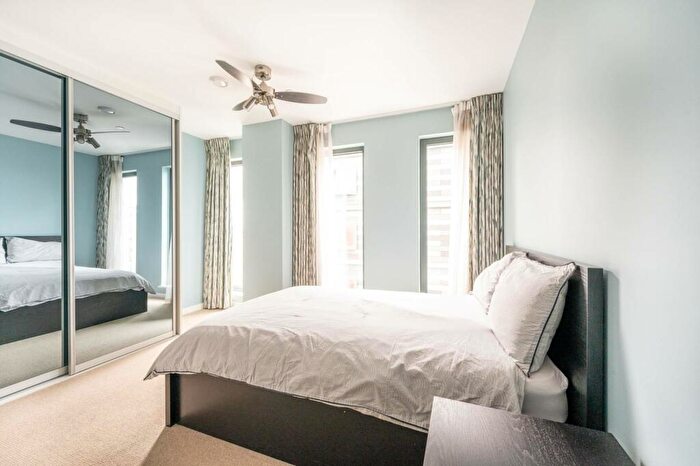 3 Bedroom Flat To Rent In Legacy Tower, Stratford, London, E15
