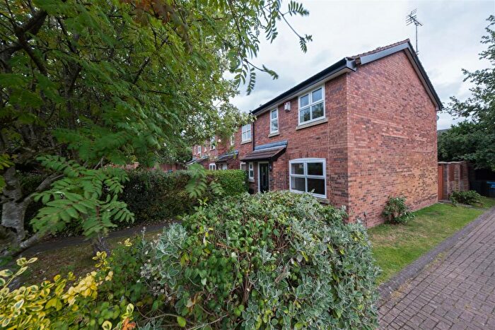 3 Bedroom End Of Terrace House For Sale In Brookfield Close, Tarporley, CW6