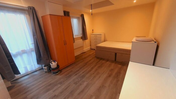 Studio To Rent In Priory Park Road, London, NW6