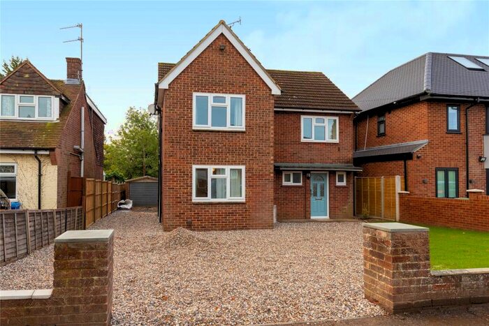 4 Bedroom Detached House To Rent In Oaken Grove, Maidenhead, Berkshire, SL6