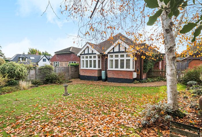 2 Bedroom Bungalow For Sale In Chipstead Lane, Sevenoaks, Kent, TN13