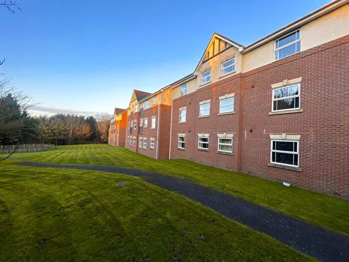 2 Bedroom Apartment For Sale In Newlands Close, Hagley, DY9