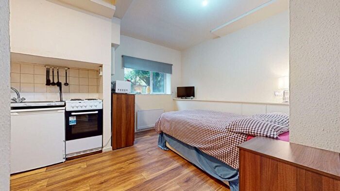 Studio To Rent In Chatsworth Road, Mapesbury, London, NW2
