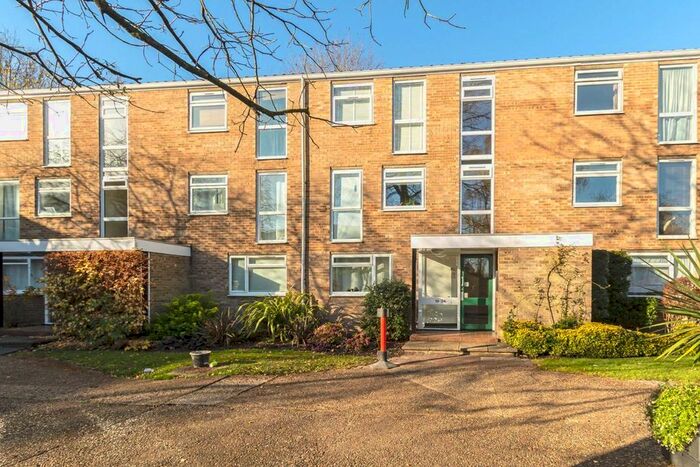 1 Bedroom Flat To Rent In Harrowdene Gardens, Teddington, TW11