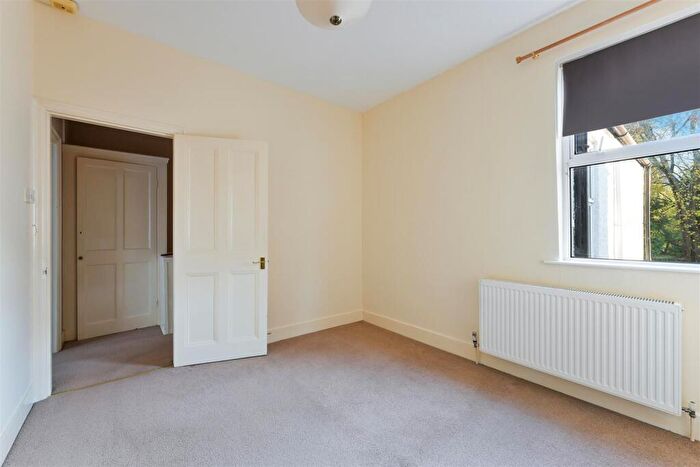 1 Bedroom Maisonette To Rent In High Street, Tadworth, KT20