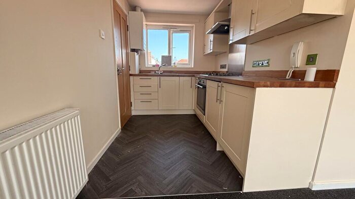 2 Bedroom Apartment To Rent In Sandbay, BS22
