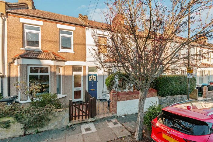 2 Bedroom Flat For Sale In Cowper Road, Colliers Wood, London, SW19