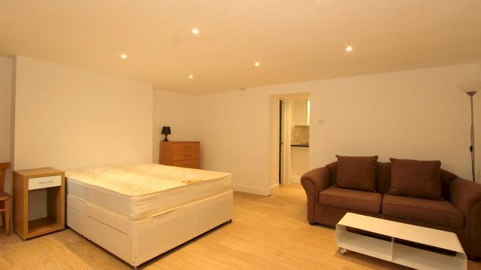 Apartment To Rent In Harewood Avenue, London, NW1