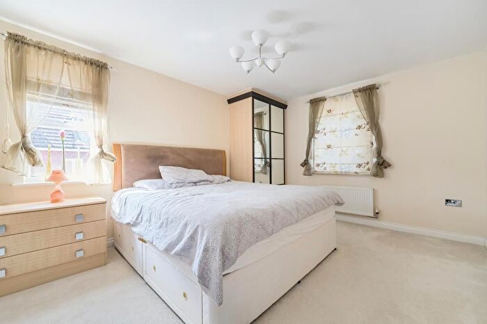 6 Bedroom Detached House For Sale In Wexham, Berkshire, SL3