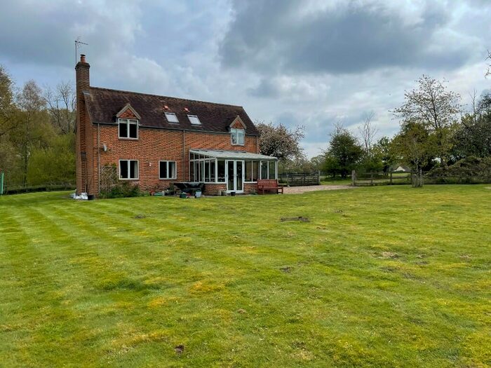 3 Bedroom Detached House To Rent In , RG8