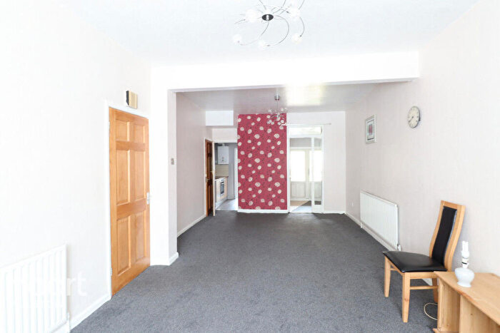 4 Bedroom End Of Terrace House For Sale In Claughton Road Plaistow, London, E13