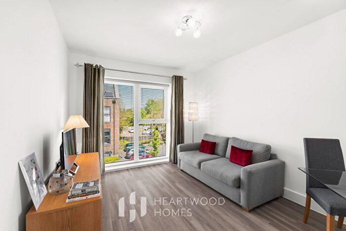 1 Bedroom Flat For Sale In Hansell Gardens, St Albans, AL1