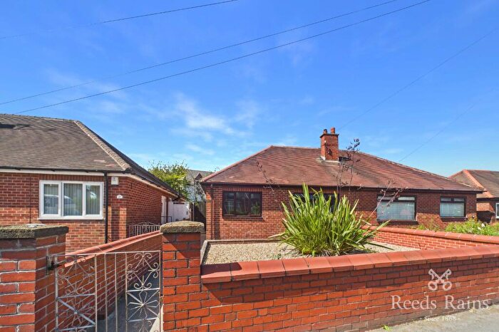 2 Bedroom Bungalow For Sale In Vicarage Lane, Blackpool, Lancashire, FY4