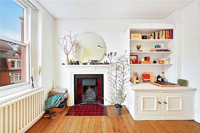 1 Bedroom Flat To Rent In Waldemar Avenue, London, SW6