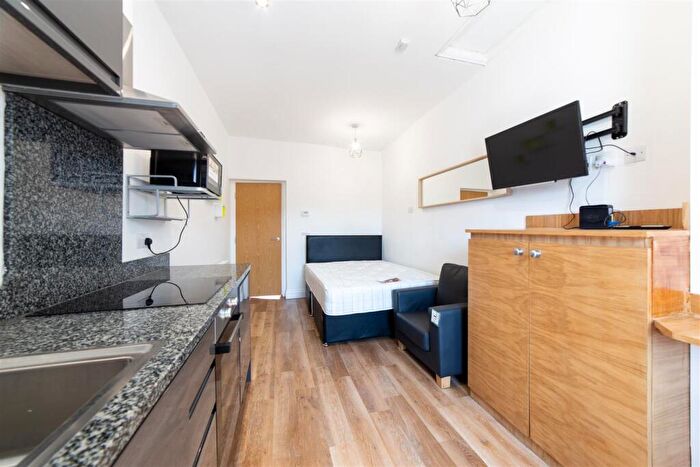 Studio To Rent In £pppw - Osborne Terrace, Jesmond, NE2