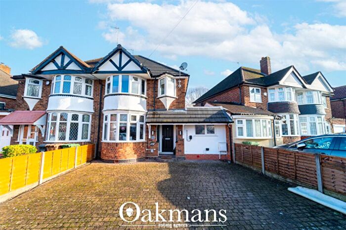 3 Bedroom Semi-Detached House For Sale In Coverdale Road, Solihull, West Midlands, B92