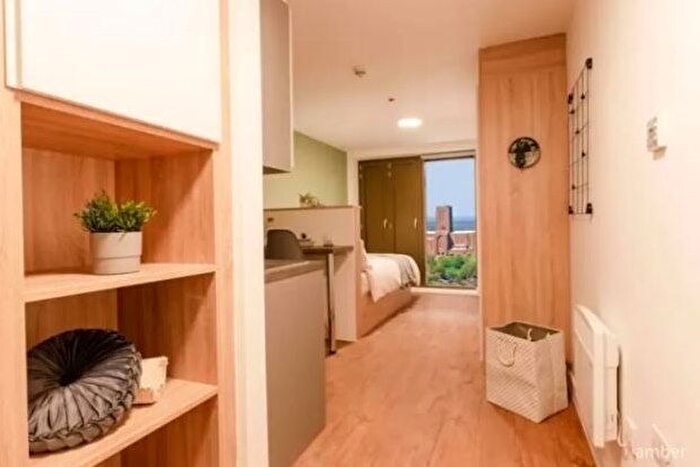 1 Bedroom Flat To Rent In Walnut Tree Close, Guildford, GU1