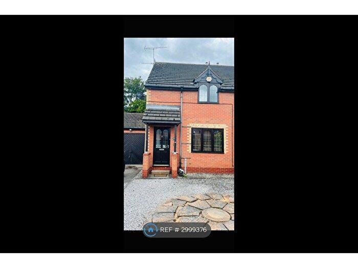 3 Bedroom Semi Detached House To Rent In Idle Court, Bawtry, DN10