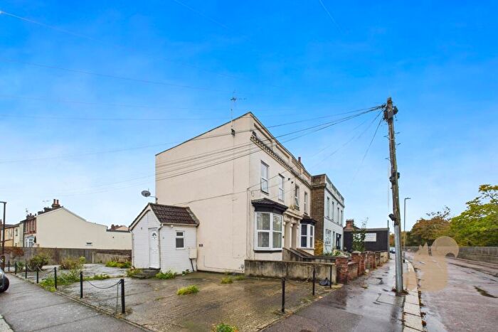 1 Bedroom Apartment To Rent In Stour Road, Harwich, CO12