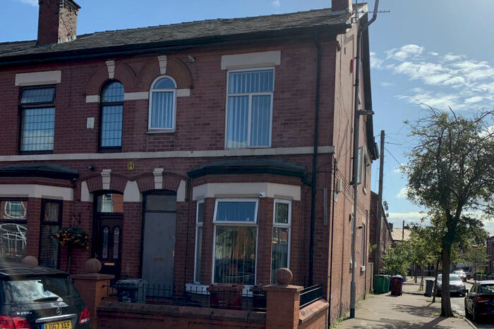 1 Bedroom Flat To Rent In Droylsden Road, Manchester, Greater Manchester, M40