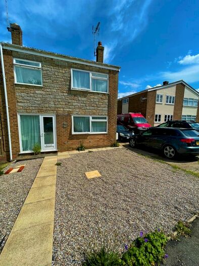 3 Bedroom Property To Rent In Lloyds Avenue, Kessingland, Lowestoft, NR33