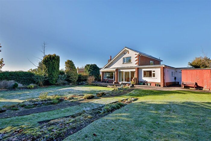 3 Bedroom Detached House For Sale In Salthill Road, Clitheroe, Ribble Valley, BB7