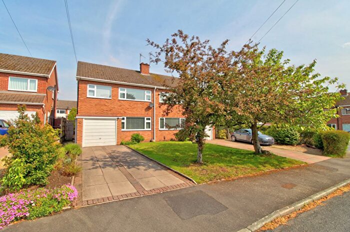 3 Bedroom Semi-Detached House For Sale In Birmingham Road, Kidderminster, DY10