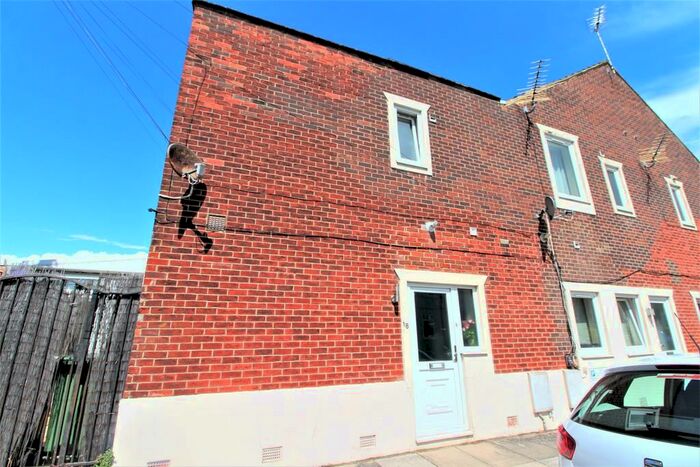 2 Bedroom End Of Terrace House To Rent In Victor Road, Baffins, PO3