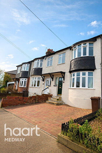 3 Bedroom Terraced House For Sale In Wallace Road, Rochester, ME1