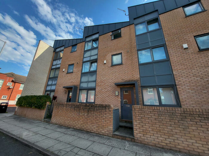 3 Bedroom Town House For Sale In Peregrine Street, Hulme, Manchester., M15