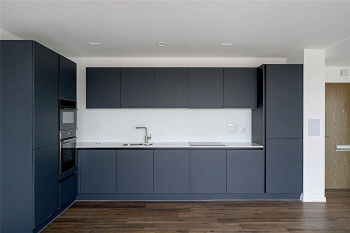 1 Bedroom Flat To Rent In Wheatstone Gardens, London, W10