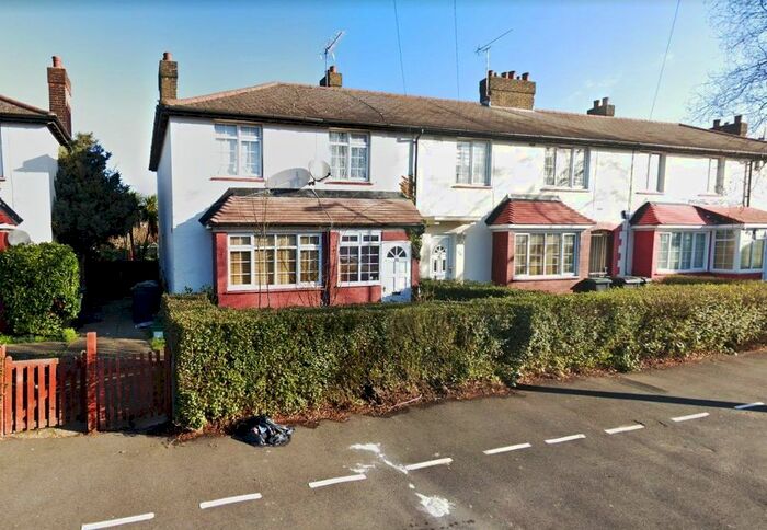 4 Bedroom Semi-Detached House To Rent In Barkham Road, London N17