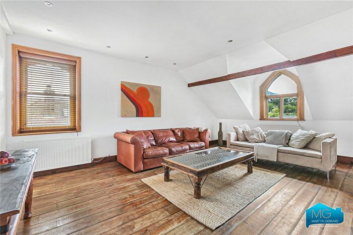 2 Bedroom Flat To Rent In Oakleigh Park South, Whetstone, London, N20