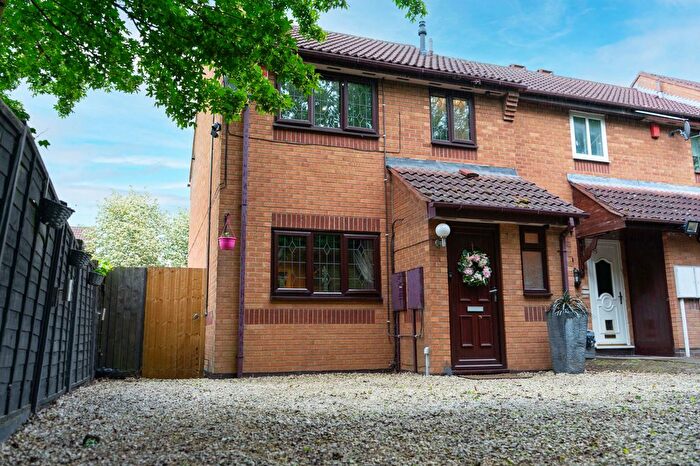 3 Bedroom End Of Terrace House For Sale In Althorp Close, Aylestone, Leicester, LE2