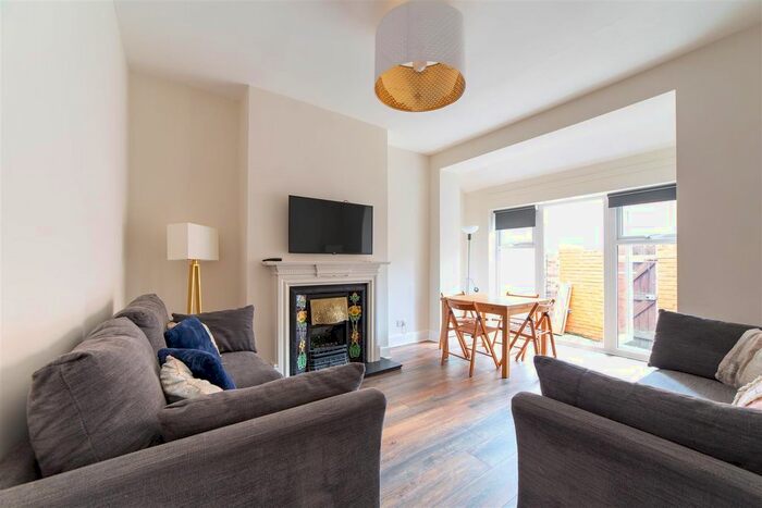 6 Bedroom Terraced House To Rent In Gladstone Terrace, Sandyford, Newcastle Upon Tyne, NE2