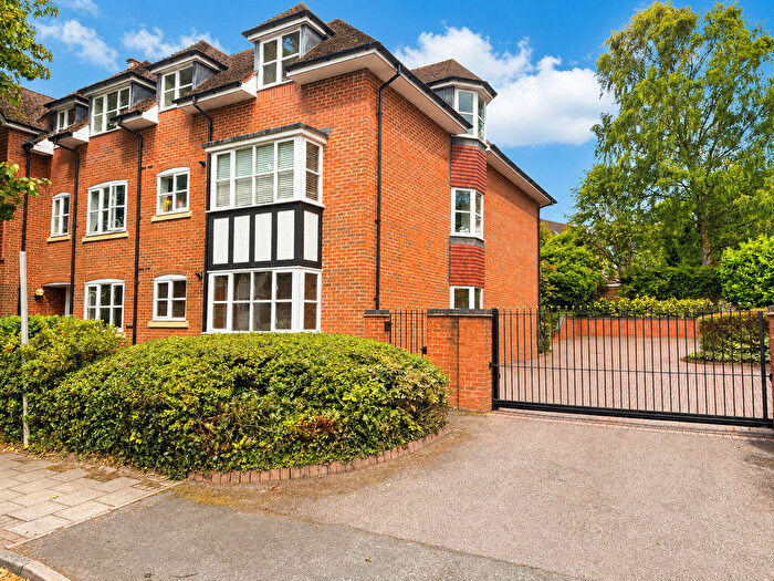 2 Bedroom Flat For Sale In Belwell Gardens, Belwell Lane, Sutton Coldfield, B74