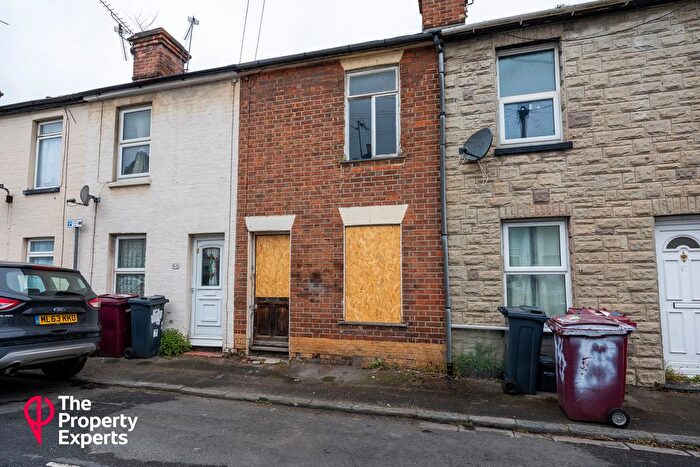 2 Bedroom Terraced House For Sale In Little Street, Reading, RG1
