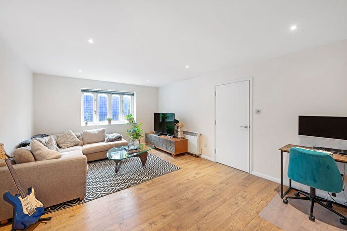 1 Bedroom Detached House To Rent In St Anns Hill, London, SW18