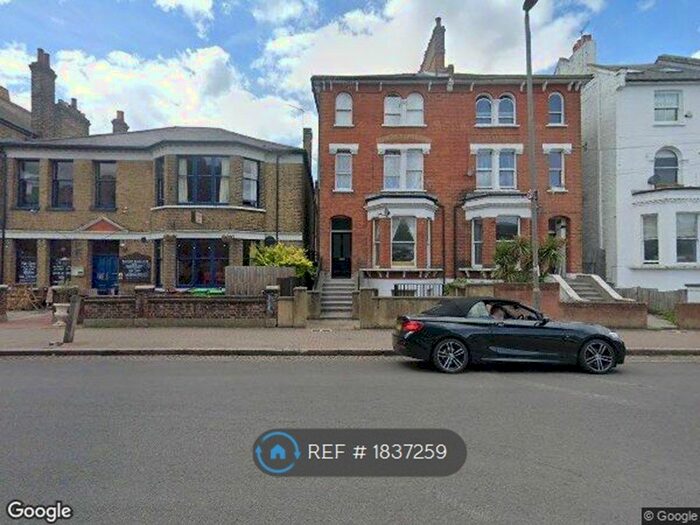 2 Bedroom Flat To Rent In Pavillion Lodge, London, SW12