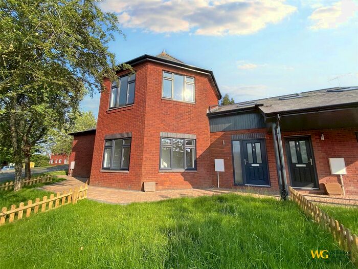 4 Bedroom Terraced House To Rent In Clifford Gardens, Crediton, EX17